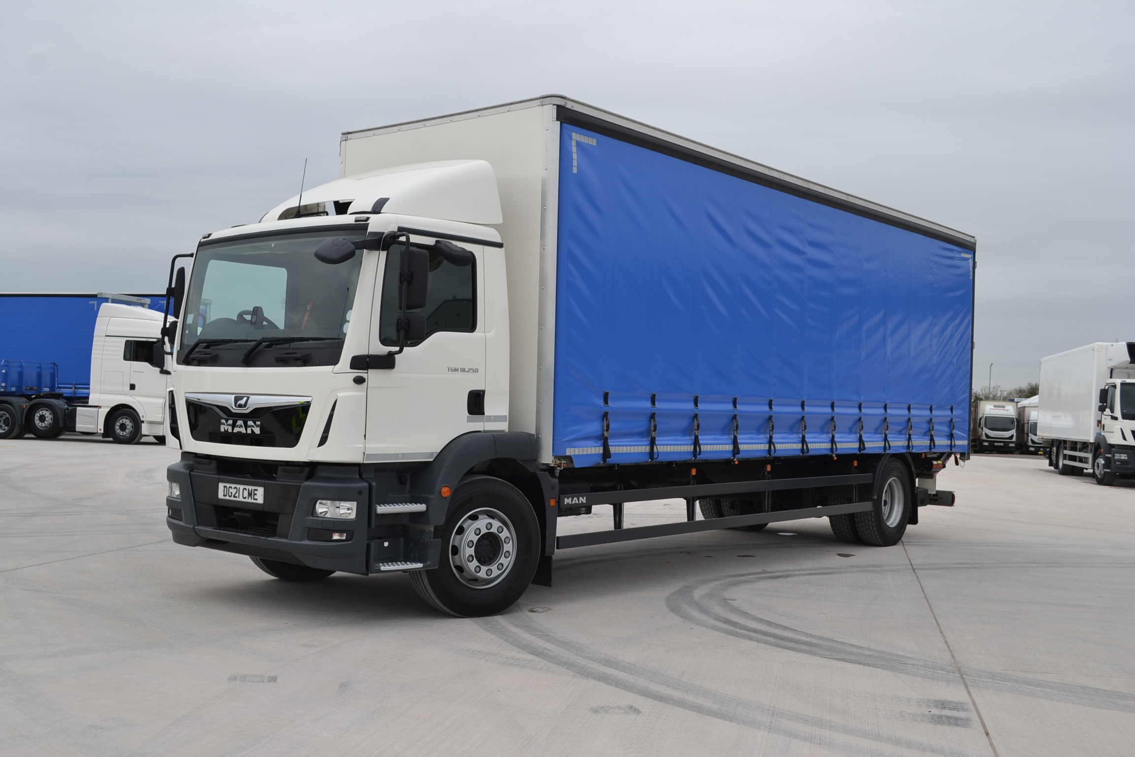 18t Curtainside Rigid