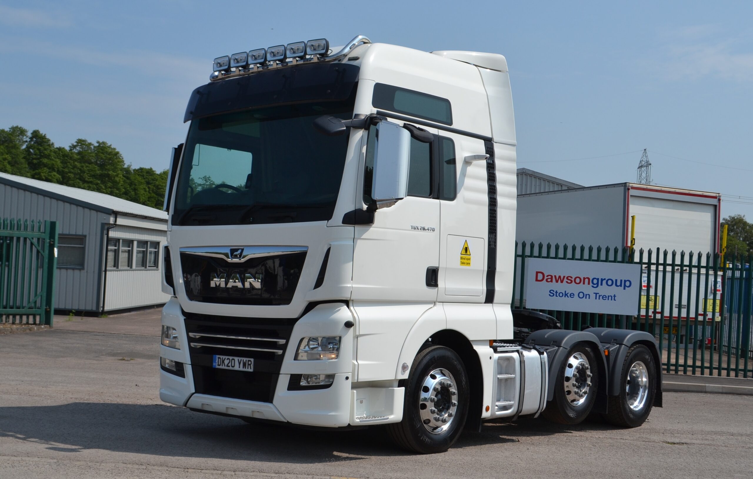 MAN TGX 26.470 XXL 6x2 tractor unit